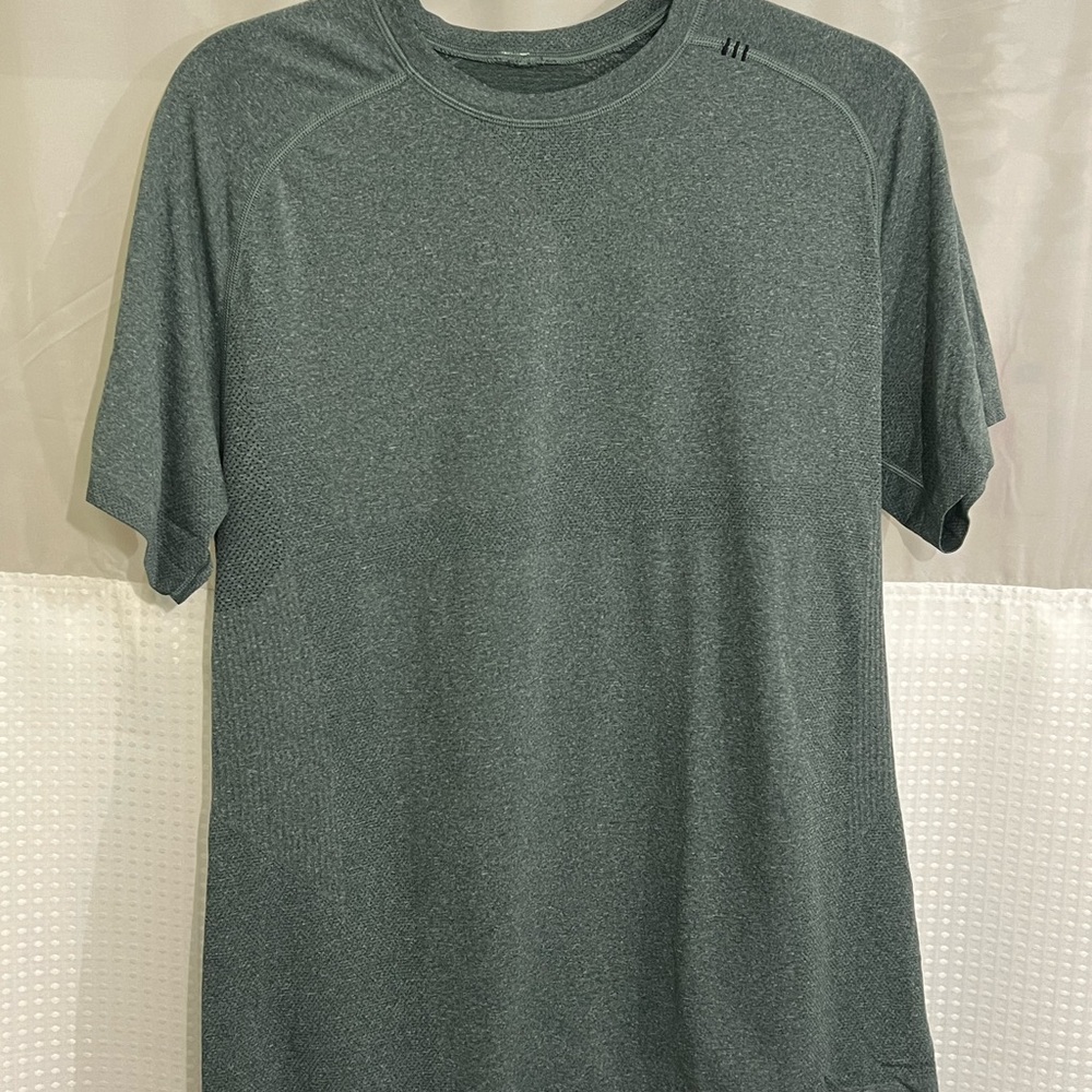 lululemon athletica Men's Heathered Green Tee